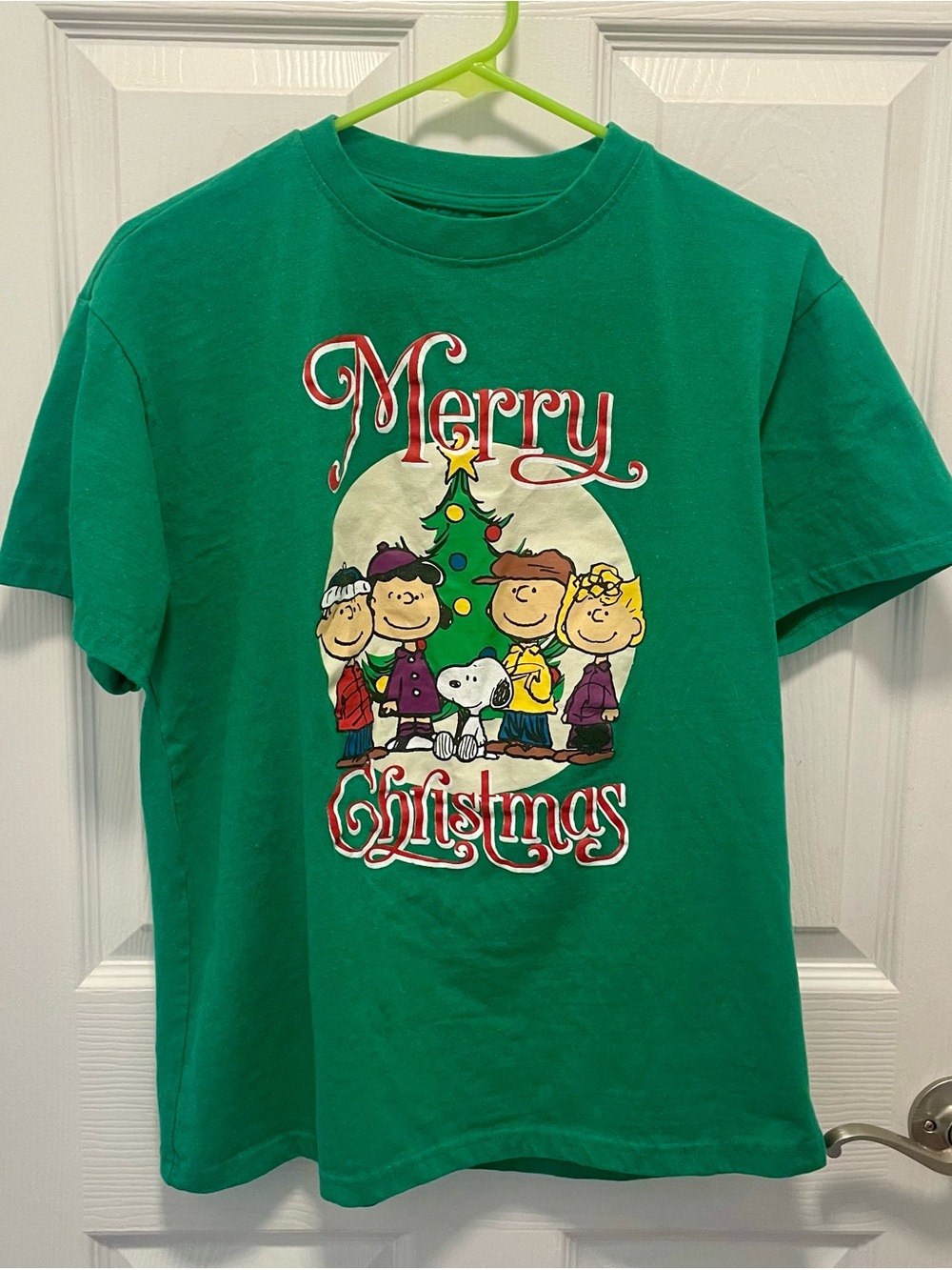 Peanuts Green Holiday 'Merry Christmas' Graphic Tee